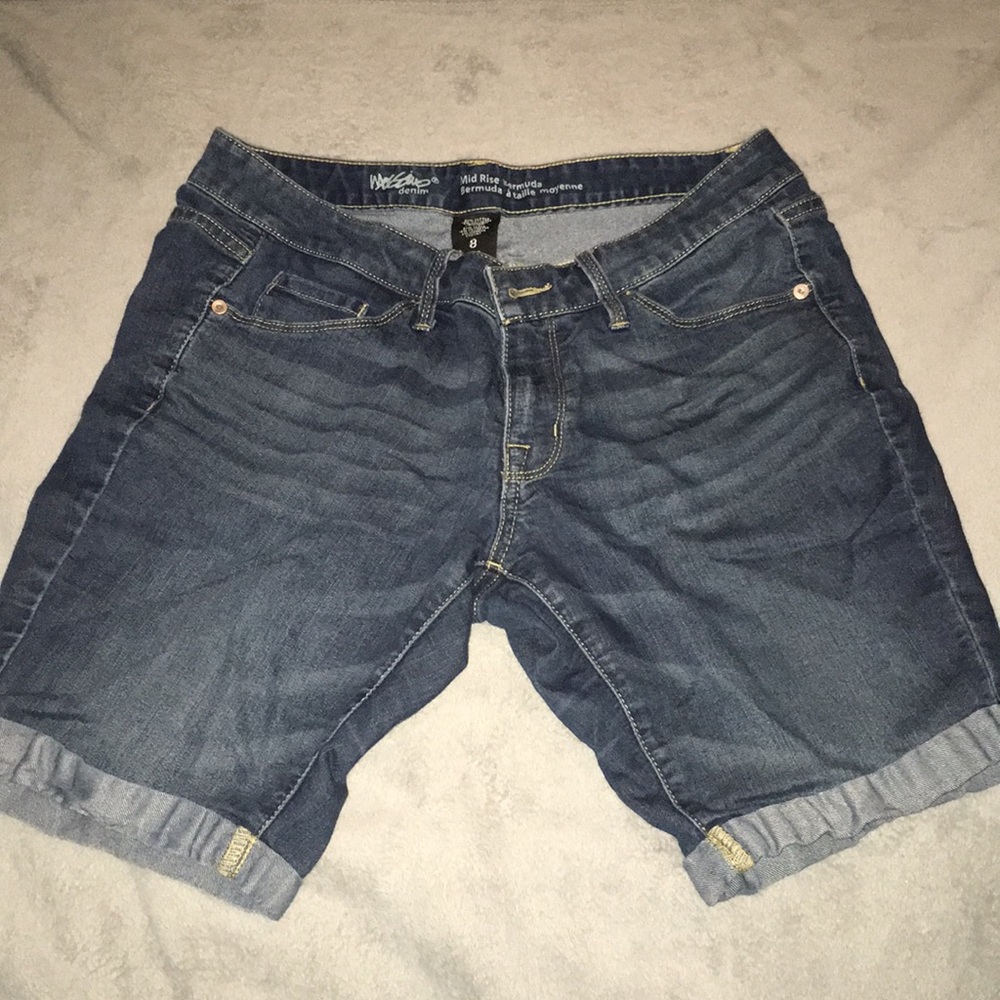 Super cute Bermuda shorts !!